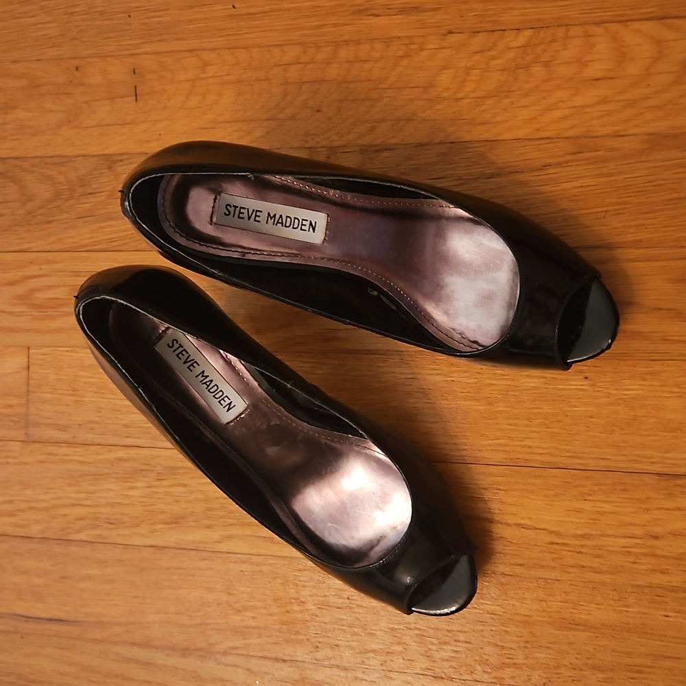 Steve Madden Black Patent Peep Toe Heels